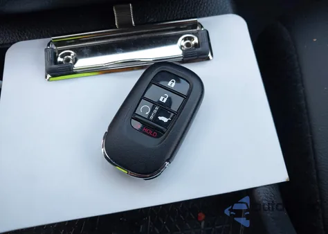 2025 Honda Cr-V Hybrid Sport Touring from USA, damaged, VIN 7FARS6H90SE110921